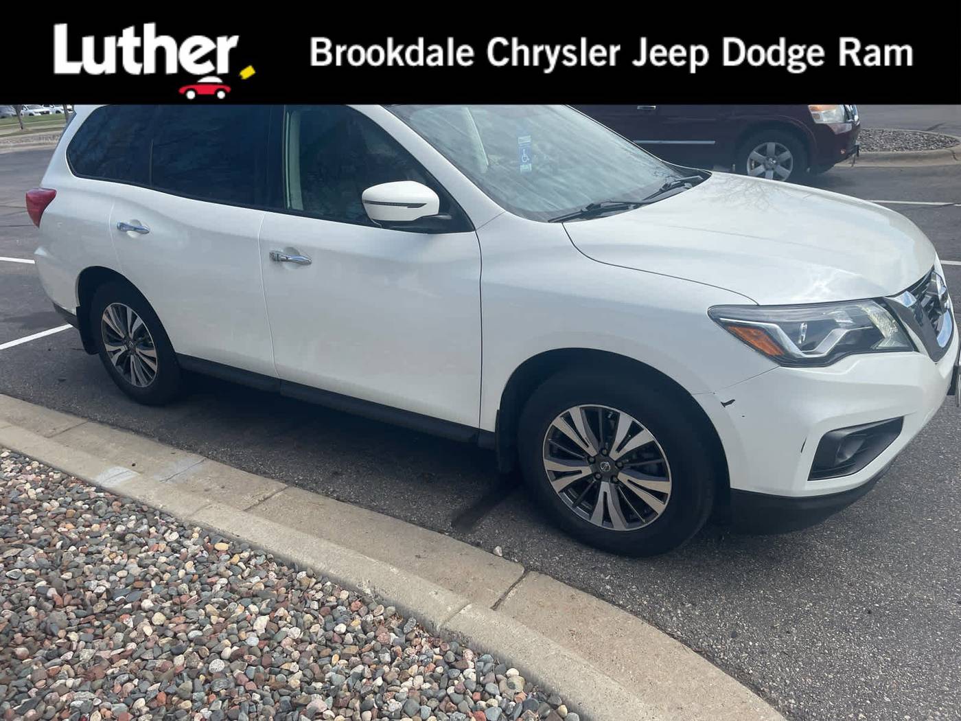 2017 Nissan Pathfinder SL — SUV — 82,171 mi — Brooklyn Park, MN