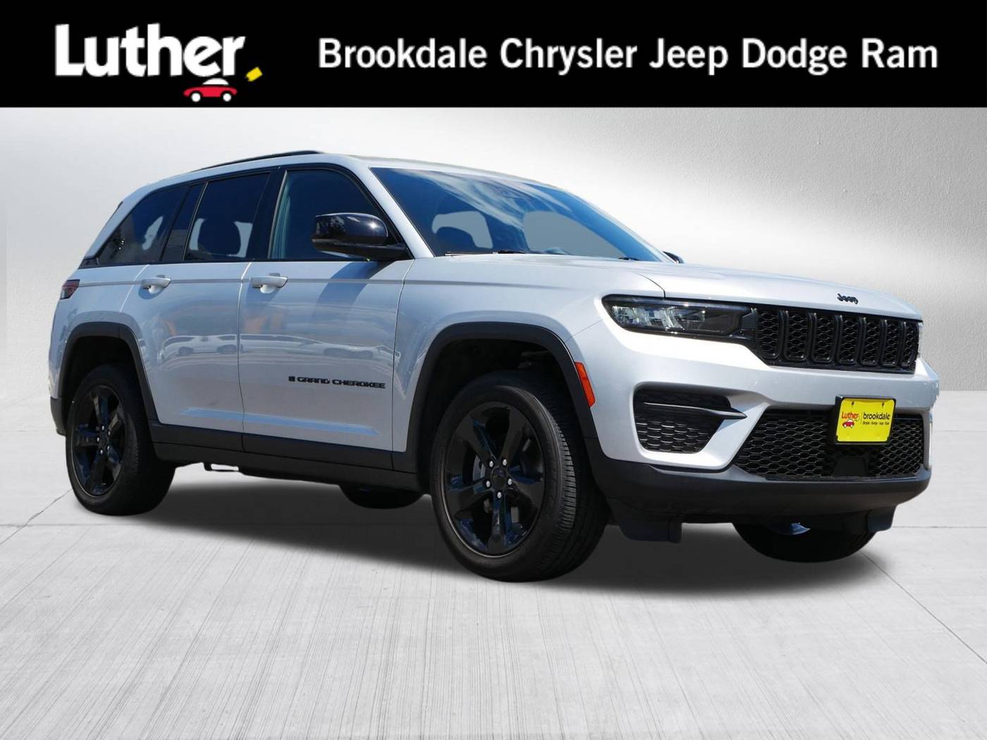 2023 Jeep Grand Cherokee Altitude — SUV — 17,397 mi — Brooklyn Park, MN