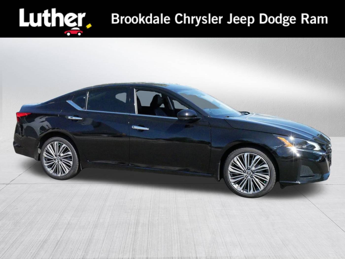 2023 Nissan Altima SL — Sedan — 32,153 mi — Brooklyn Park, MN