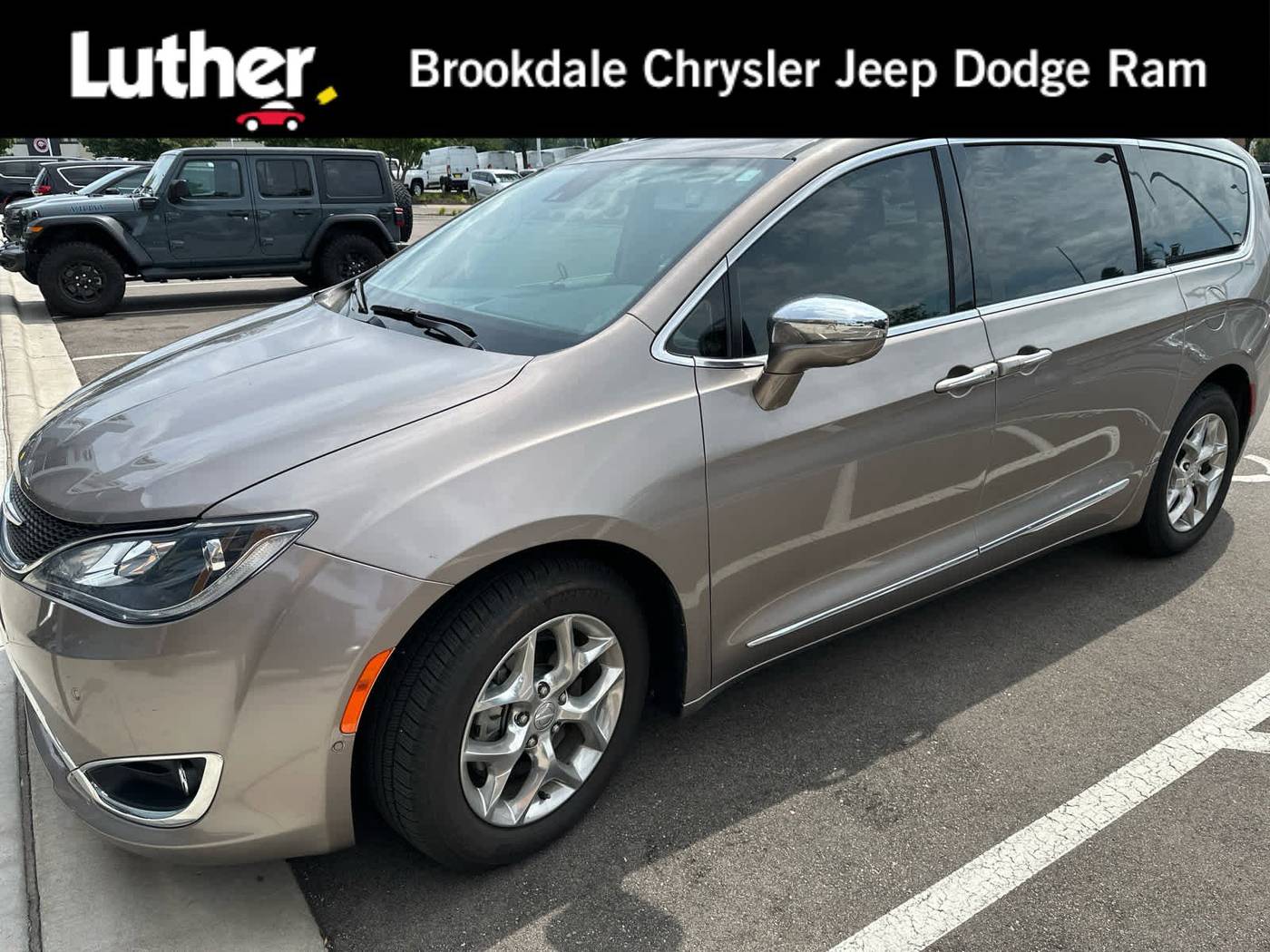 2018 Chrysler Pacifica Limited — Minivan — 57,201 mi — Brooklyn Park, MN