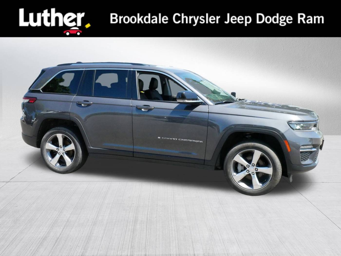 2022 Jeep Grand Cherokee Limited — SUV — 32,622 mi — Brooklyn Park, MN