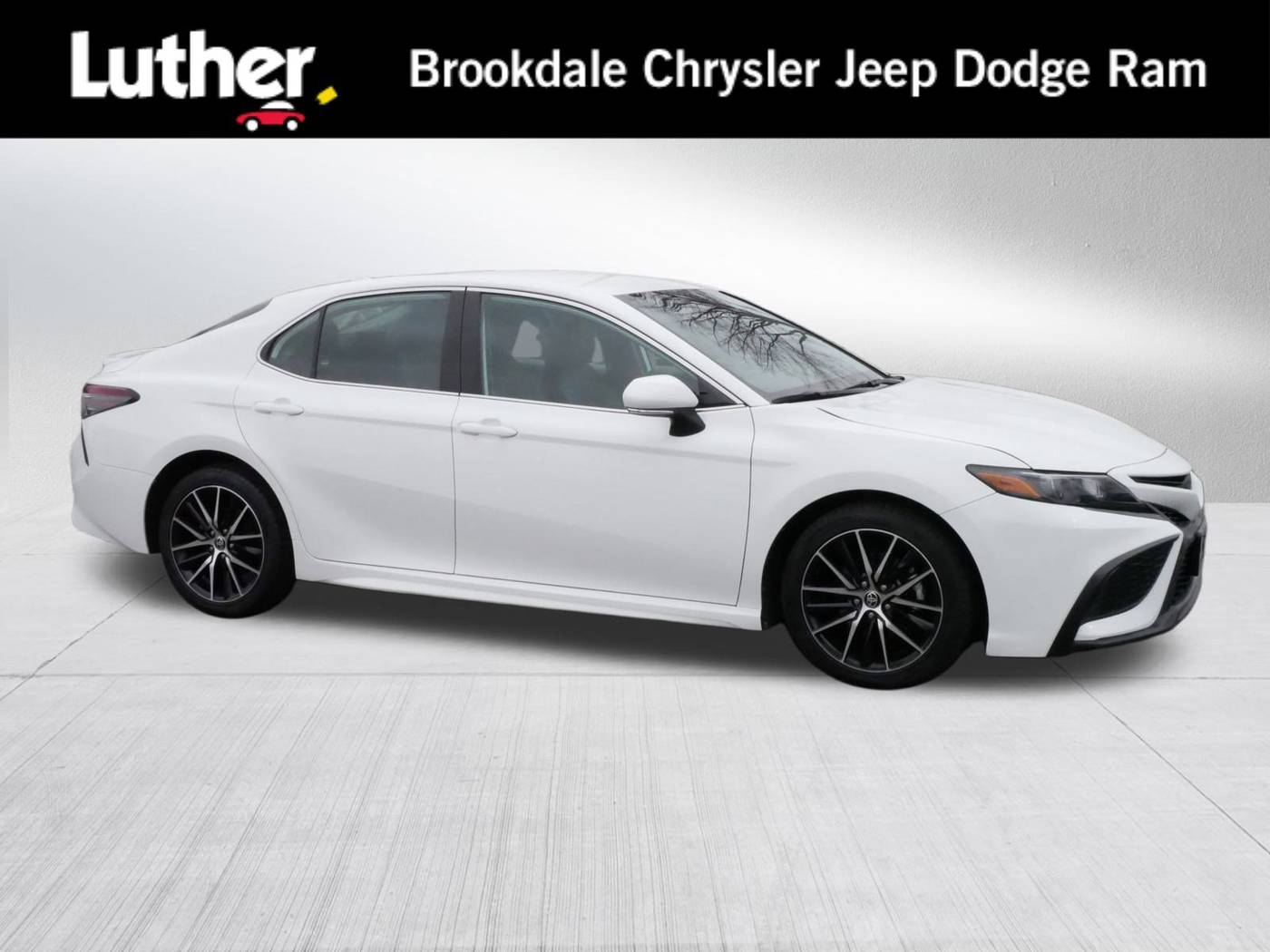 2023 Toyota Camry SE — Sedan — 46,988 mi — Brooklyn Park, MN