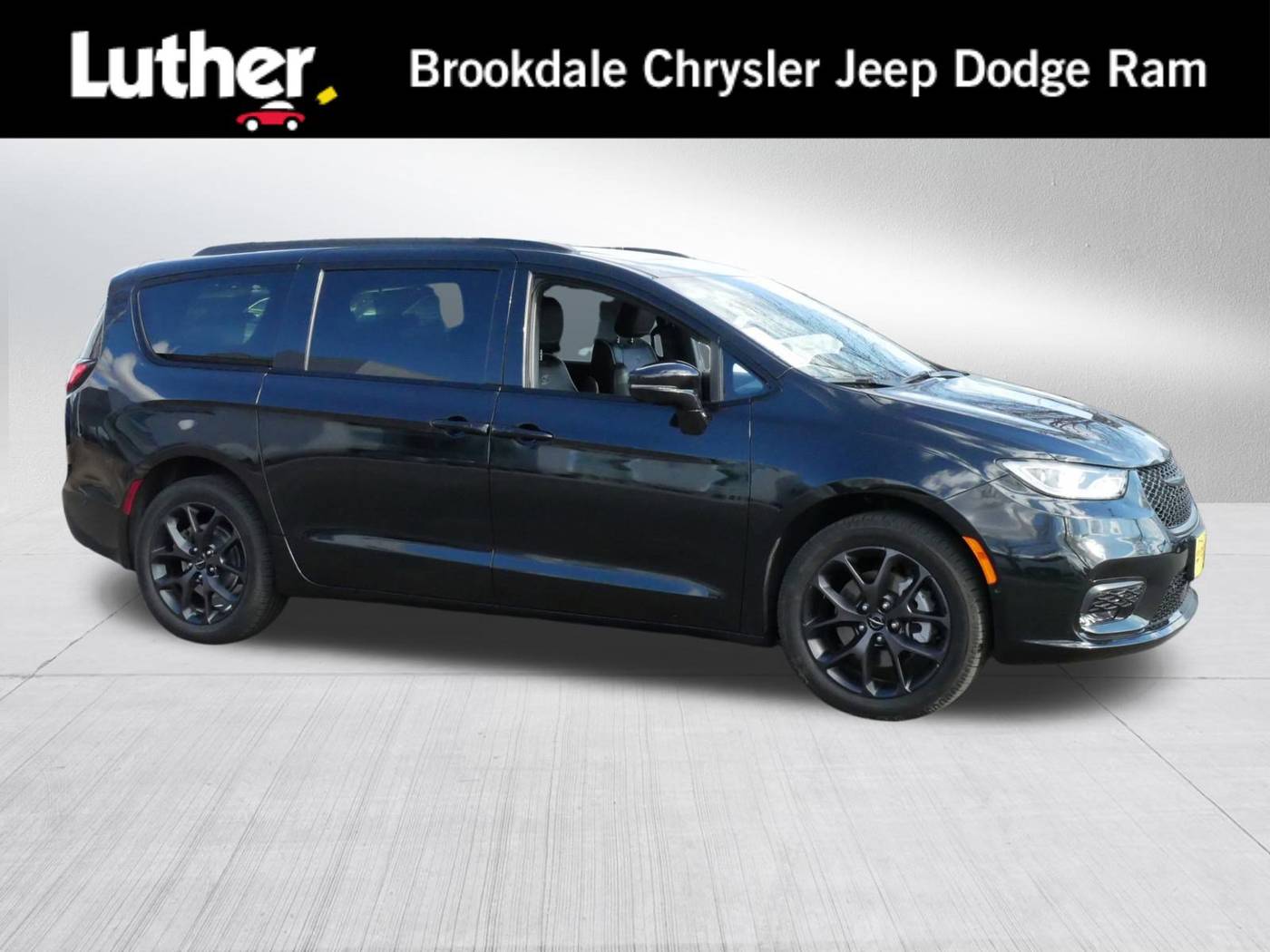 2022 Chrysler Pacifica Limited — Minivan — 50,785 mi — Brooklyn Park, MN