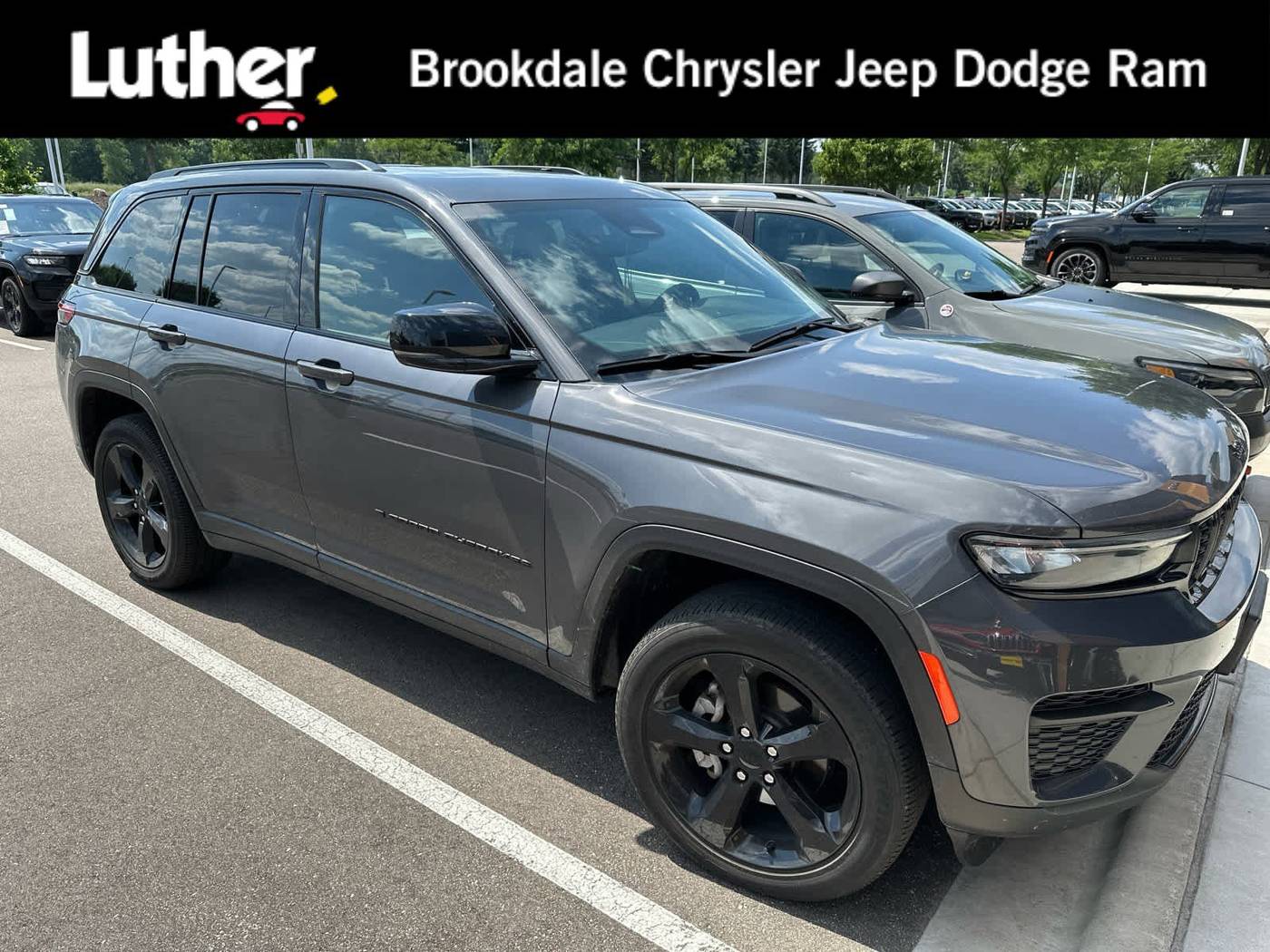 2022 Jeep Grand Cherokee Altitude — SUV — 28,948 mi — Brooklyn Park, MN