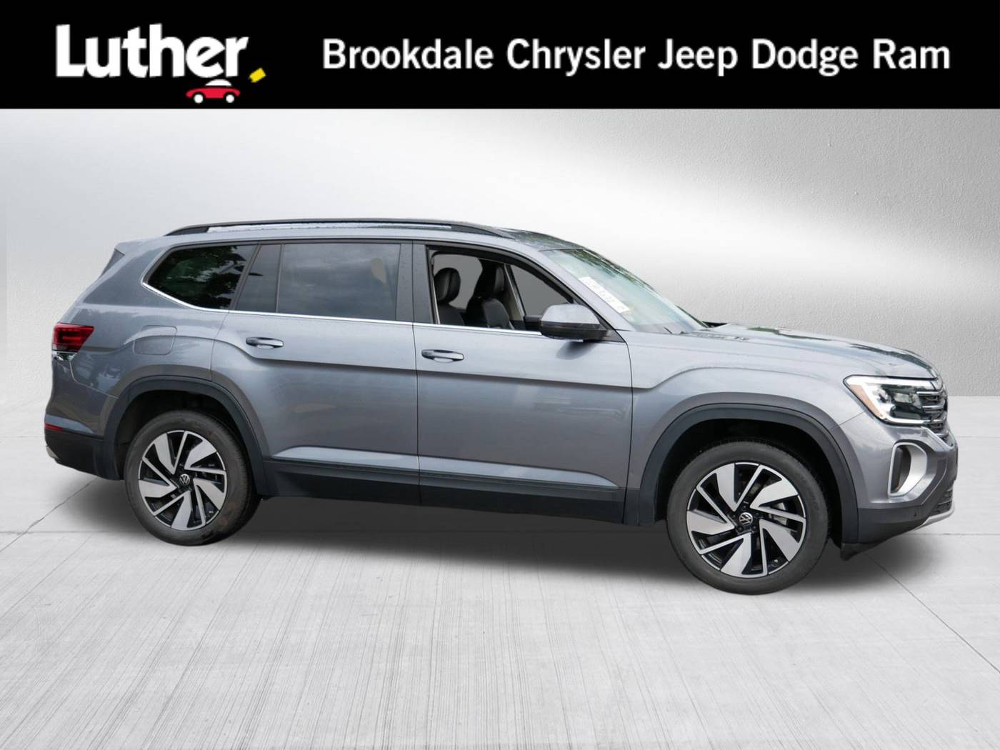 2024 Volkswagen Atlas SE with Technology — SUV — 37,443 mi — Brooklyn Park, MN