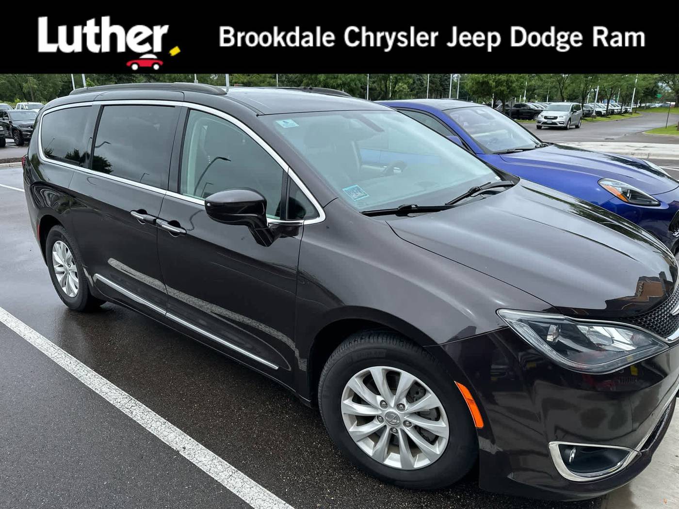 2017 Chrysler Pacifica Touring L — Minivan — 113,009 mi — Brooklyn Park, MN