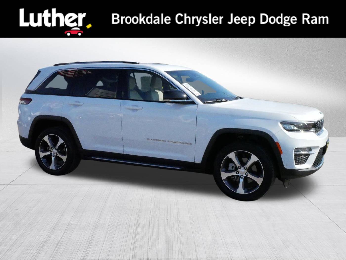 2023 Jeep Grand Cherokee Limited — SUV — 32,047 mi — Brooklyn Park, MN