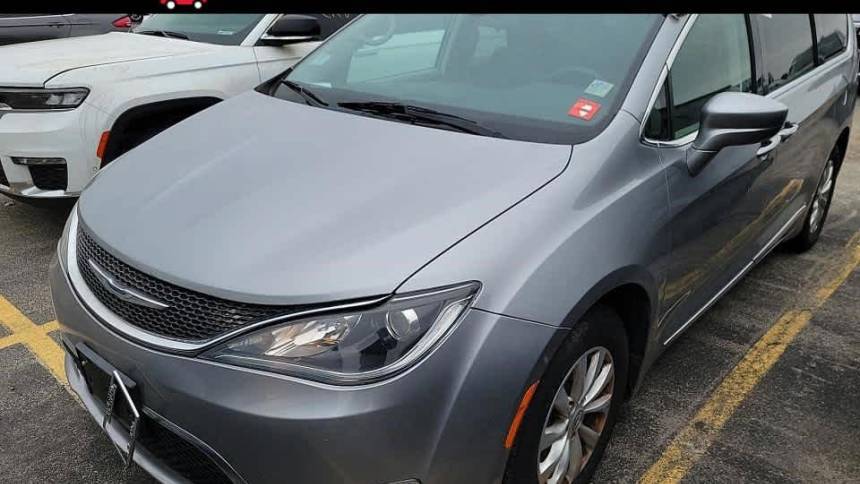 2018 Chrysler Pacifica Touring L — Minivan — 62,799 mi — Brooklyn Park, MN
