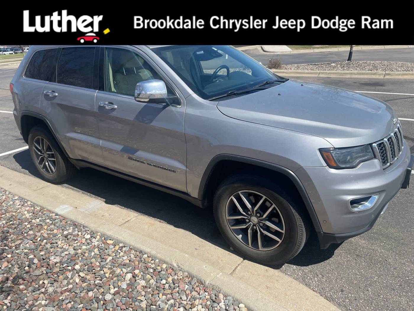2017 Jeep Grand Cherokee Limited — SUV — 99,560 mi — Brooklyn Park, MN