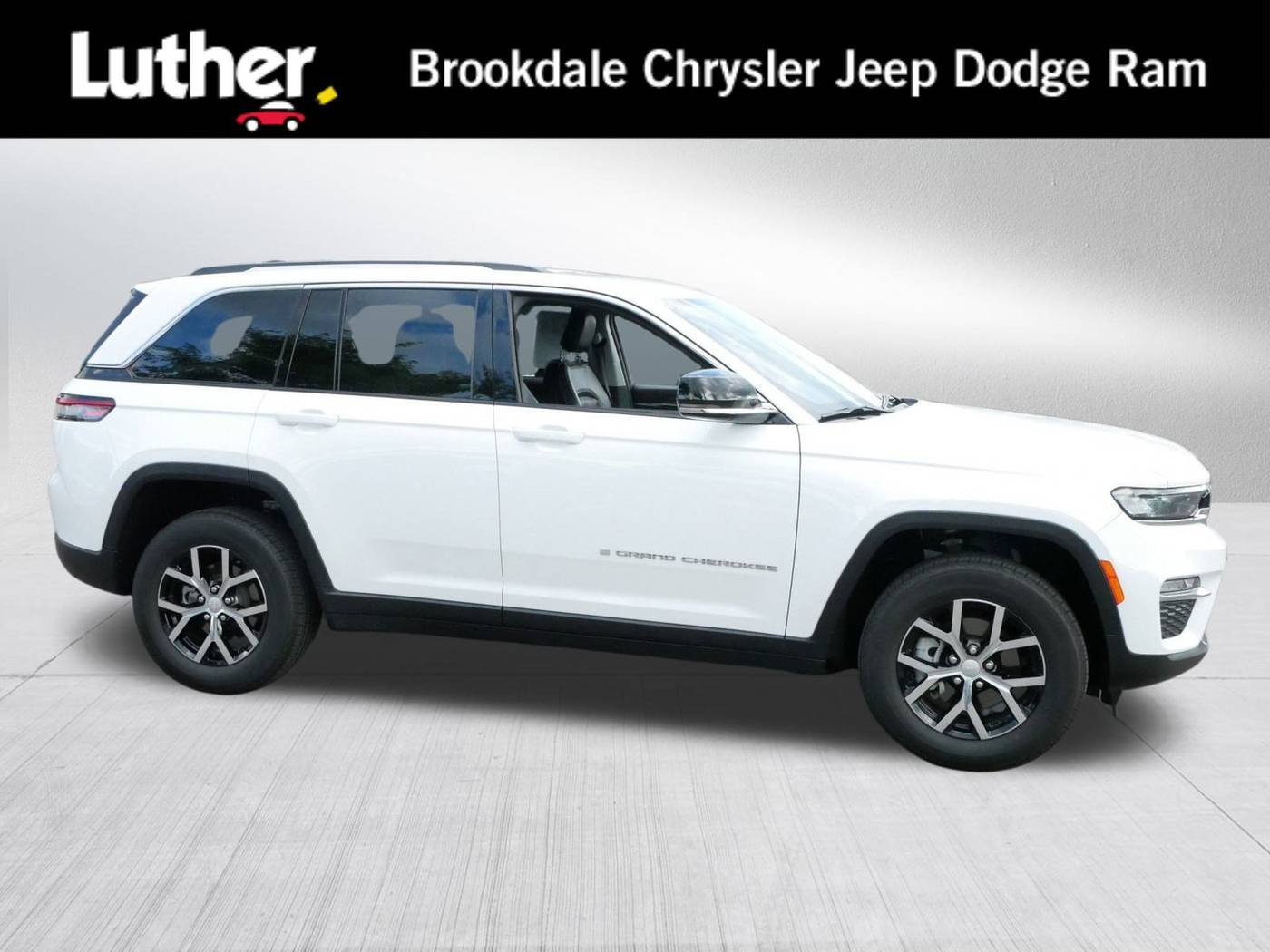 2023 Jeep Grand Cherokee Limited — SUV — 29,500 mi — Brooklyn Park, MN