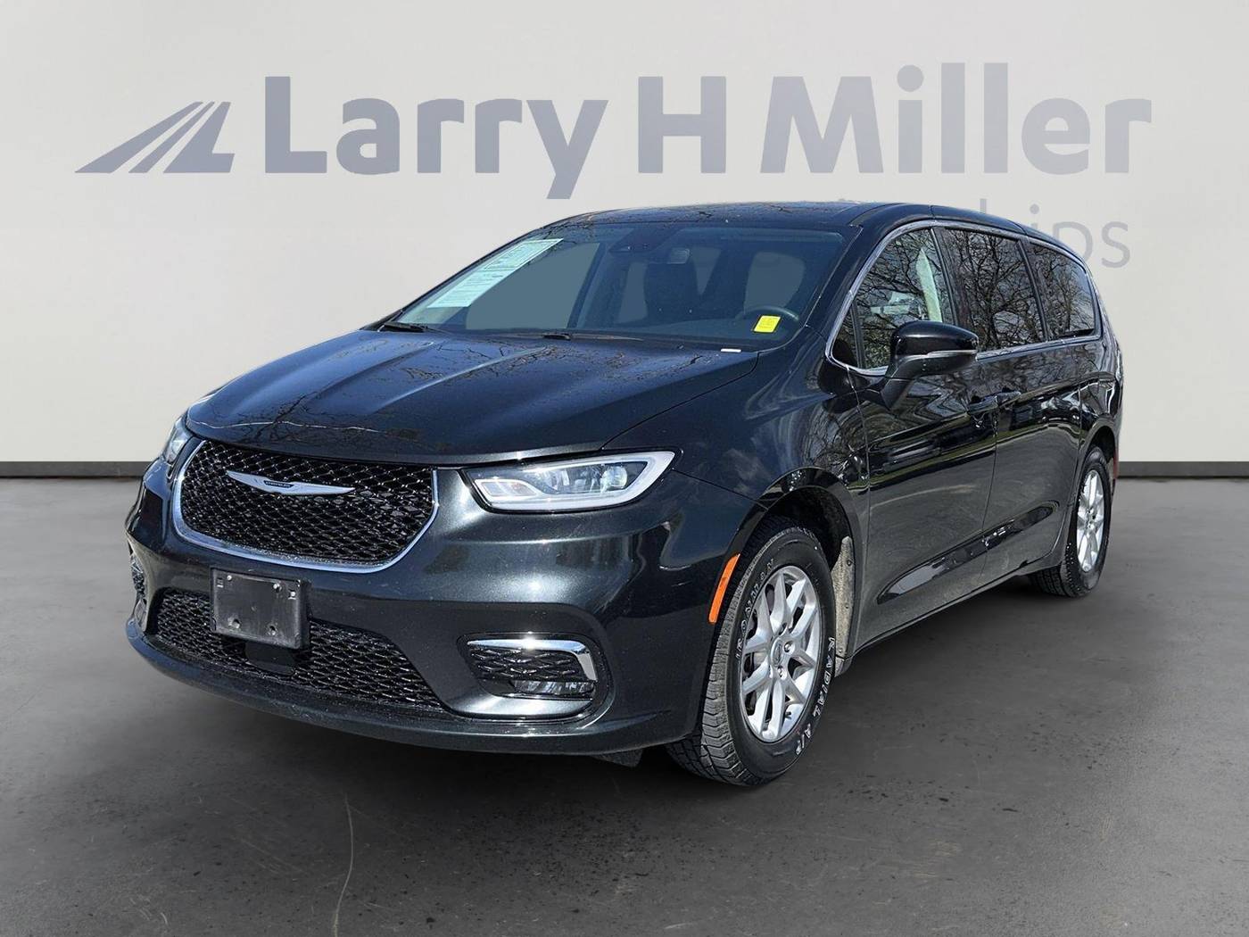 2023 Chrysler Pacifica Touring L — Minivan — 59,100 mi — Sandy, UT