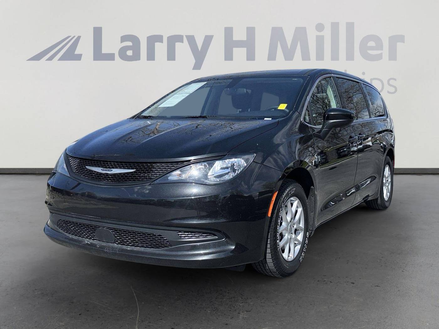 2022 Chrysler Voyager LX — Minivan — 60,835 mi — Sandy, UT