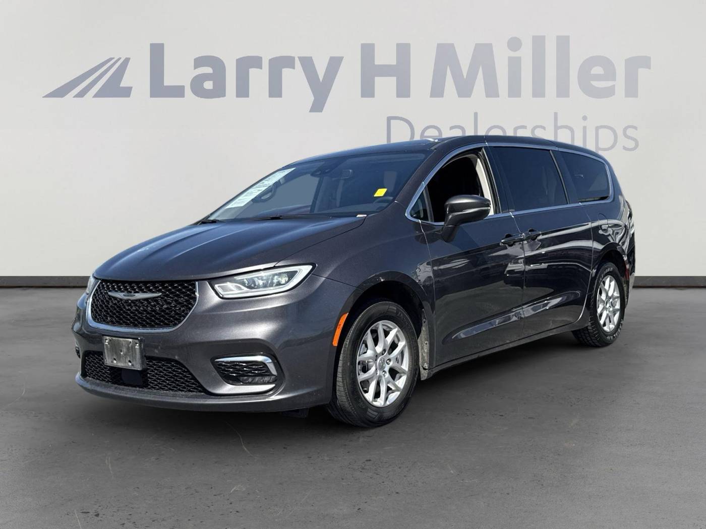 2023 Chrysler Pacifica Touring L — Minivan — 69,274 mi — Sandy, UT