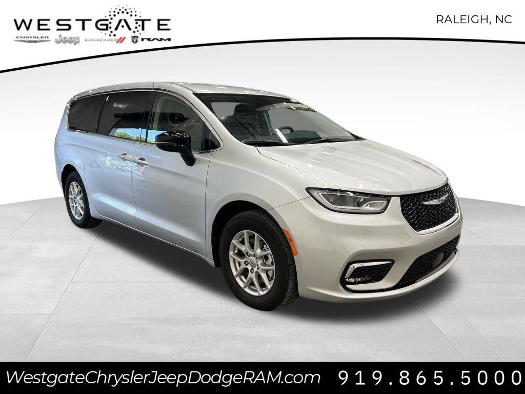 2024 Chrysler Pacifica Touring L — Minivan — 22,797 mi — Raleigh, NC