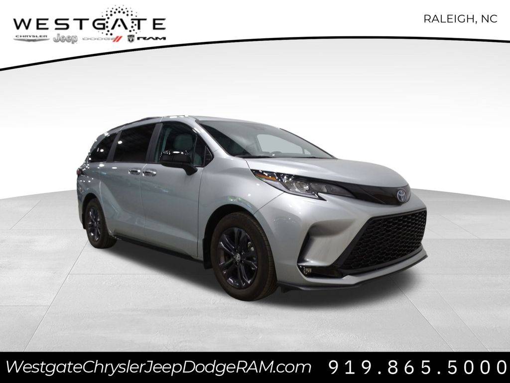 2025 Toyota Sienna XSE — Minivan — 8,501 mi — Raleigh, NC