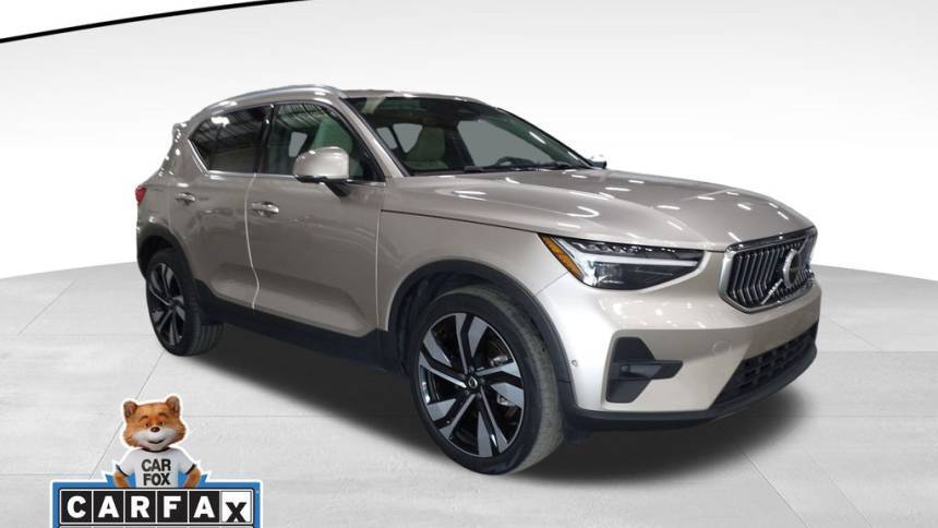 2023 Volvo XC40 B4 Ultimate Bright Theme