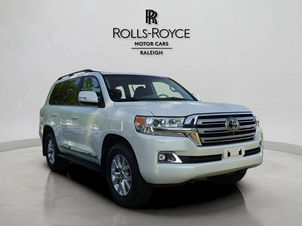 2016 Toyota Land Cruiser Base