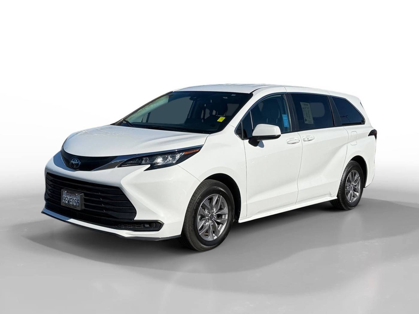 2023 Toyota Sienna LE — Minivan — 61,479 mi — San Jose, CA