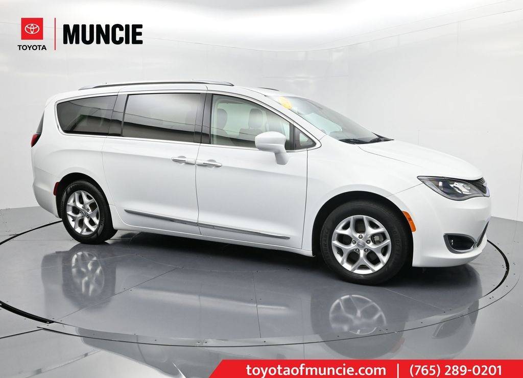 2020 Chrysler Pacifica Touring L — Minivan — 107,541 mi — Muncie, IN