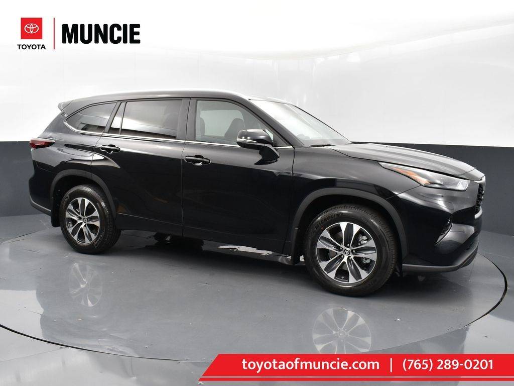 2024 Toyota Highlander XLE — SUV — 12,445 mi — Muncie, IN