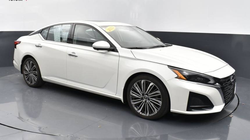 2023 Nissan Altima SL — Sedan — 15,216 mi — Muncie, IN