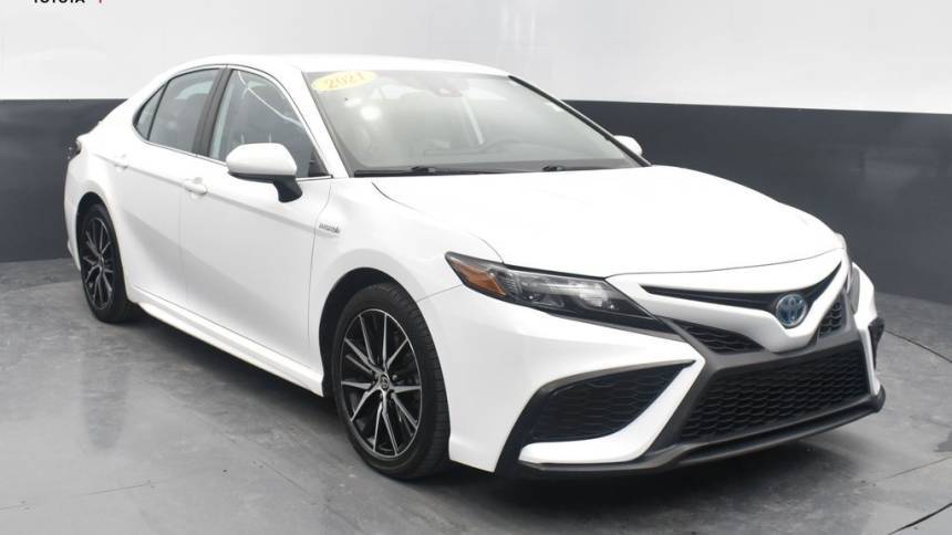 2021 Toyota Camry Hybrid SE — Sedan — 54,887 mi — Muncie, IN