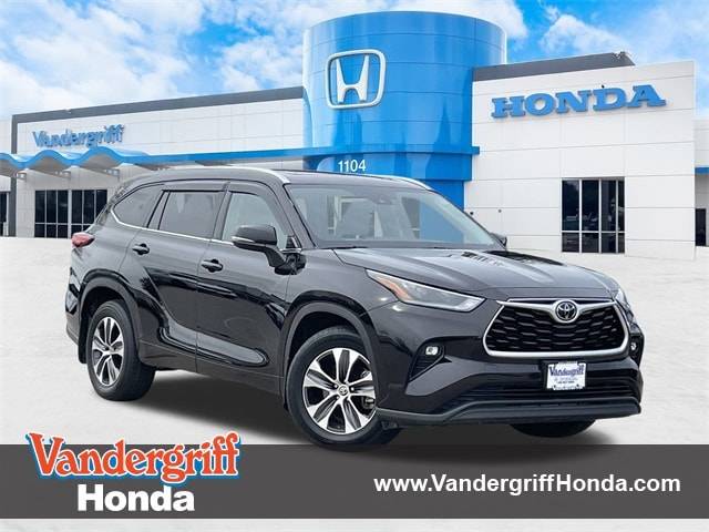 2021 Toyota Highlander XLE — SUV — 66,897 mi — Arlington, TX