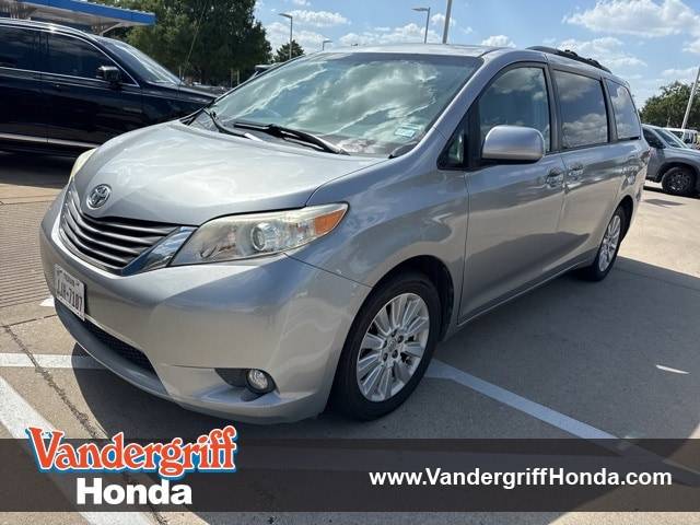 2013 Toyota Sienna XLE — Minivan — 139,365 mi — Arlington, TX
