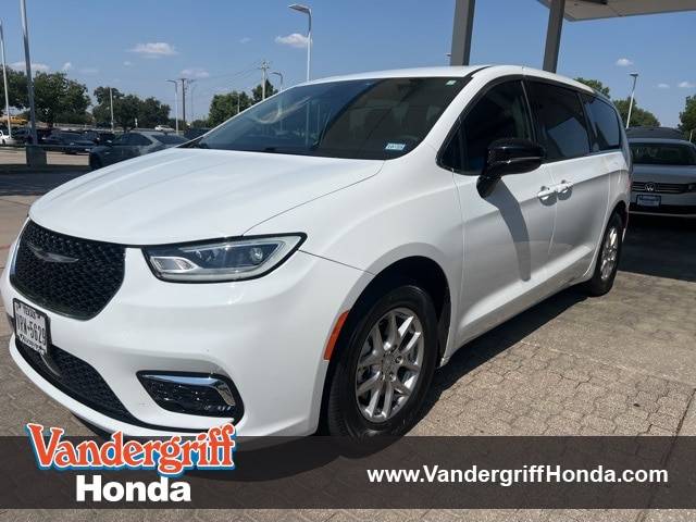 2024 Chrysler Pacifica Touring L — Minivan — 34,638 mi — Arlington, TX