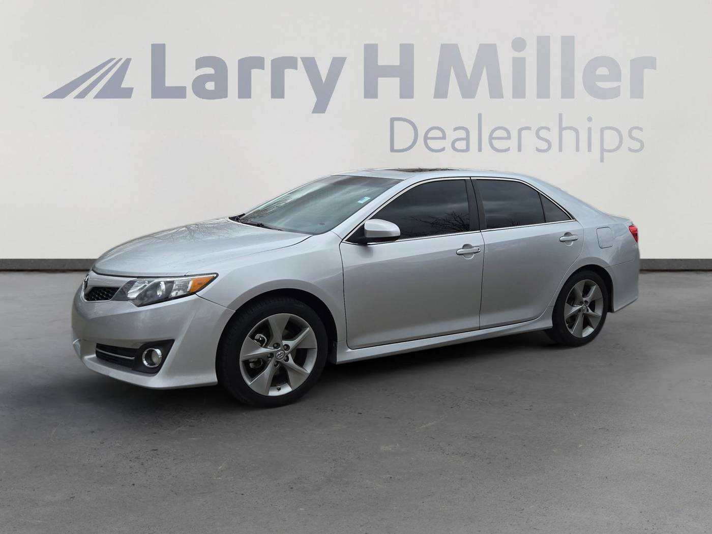 2014 Toyota Camry SE V6 — Sedan — 128,215 mi — Albuquerque, NM