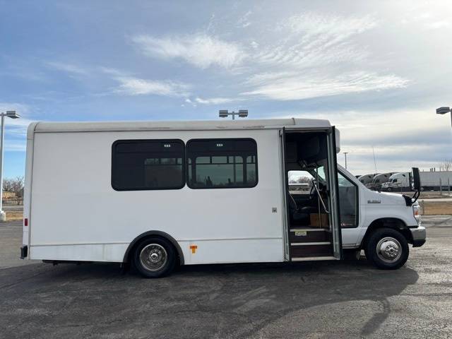 2018 Ford E-Series Cutaway E-350 — Chassis Cab Truck — 75,812 mi — Council Bluffs, IA