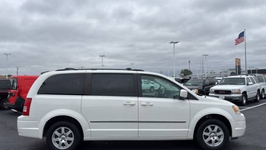2010 Chrysler Town and Country Touring