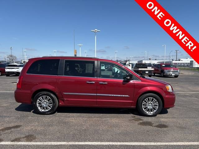 2013 Chrysler Town & Country Touring-L — Minivan — 135,226 mi — Council Bluffs, IA