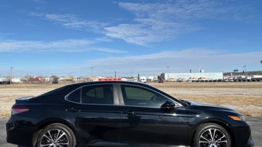2018 Toyota Camry L — Sedan — 136,220 mi — Council Bluffs, IA