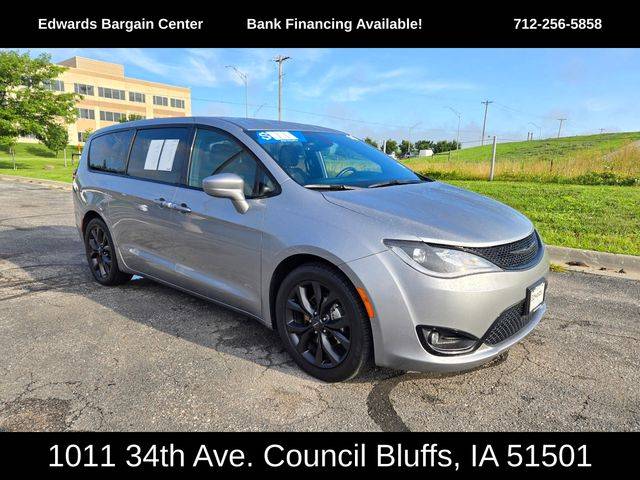 2019 Chrysler Pacifica Touring Plus — Minivan — 60,053 mi — Council Bluffs, IA