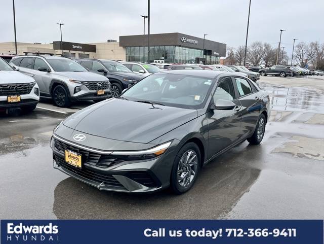 2024 Hyundai Elantra SEL — Sedan — 25,465 mi — Council Bluffs, IA