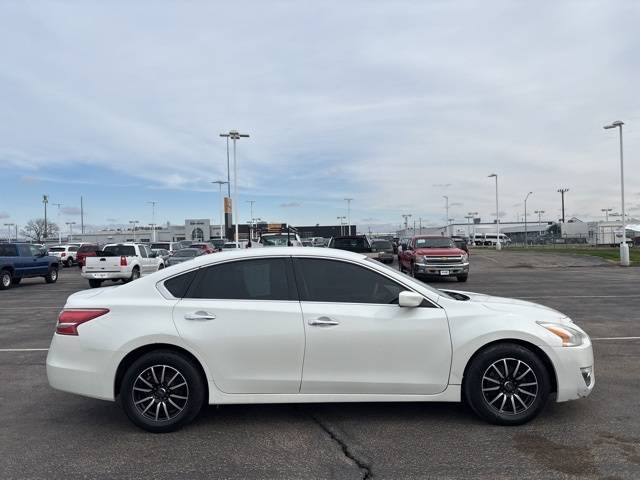 2013 Nissan Altima 2.5 S — Sedan — 239,045 mi — Council Bluffs, IA