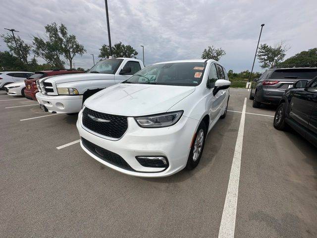 2023 Chrysler Pacifica Touring L — Minivan — 74,784 mi — Council Bluffs, IA