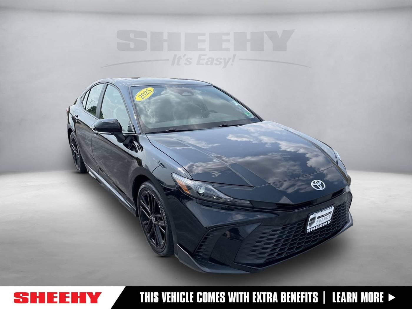 2025 Toyota Camry SE — Sedan — 26,009 mi — Springfield, VA