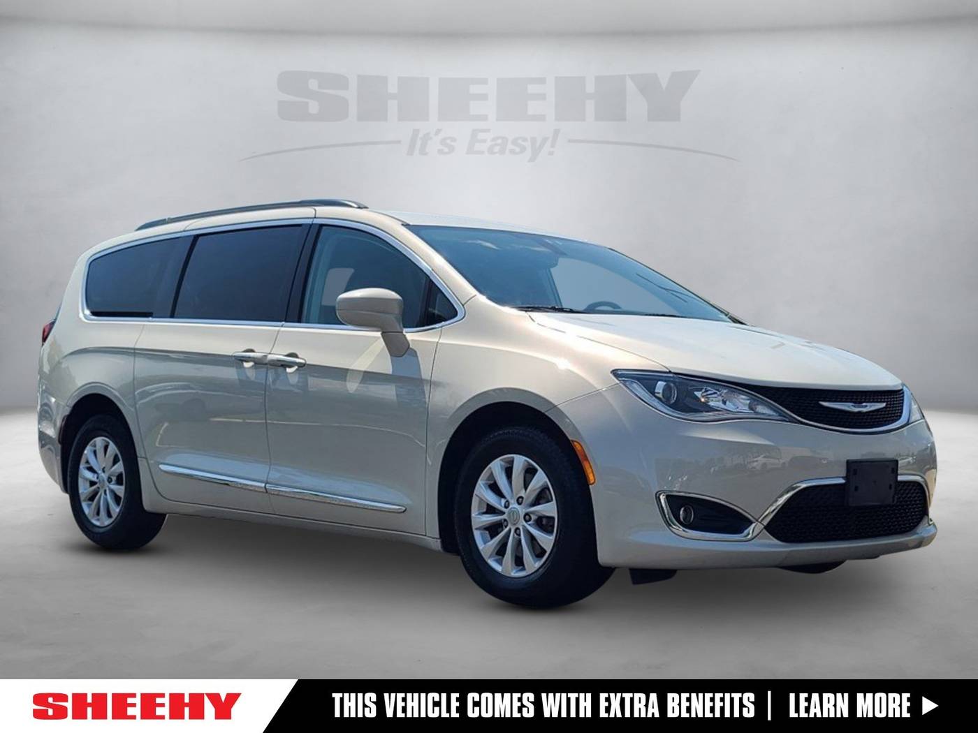 2017 Chrysler Pacifica Touring L — Minivan — 93,908 mi — Springfield, VA