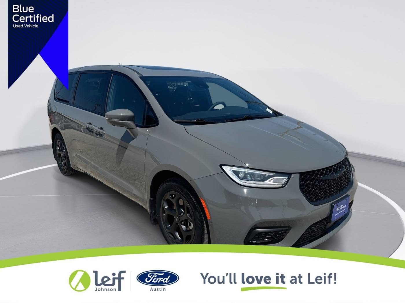 2022 Chrysler Pacifica Hybrid Limited — Minivan — 30,518 mi — Austin, TX