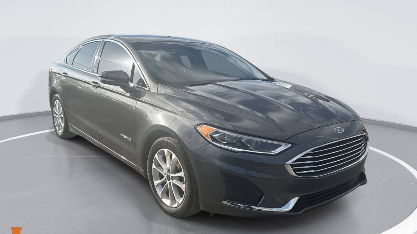 2019 Ford Fusion Hybrid SEL — Sedan — 40,218 mi — Austin, TX