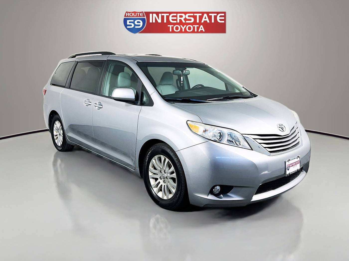 2017 Toyota Sienna XLE — Minivan — 152,583 mi — Airmont, NY