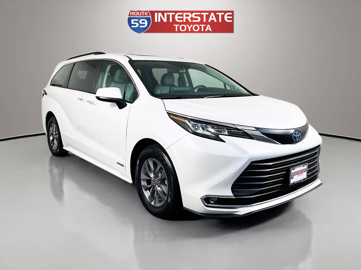 2021 Toyota Sienna XLE — Minivan — 37,637 mi — Airmont, NY