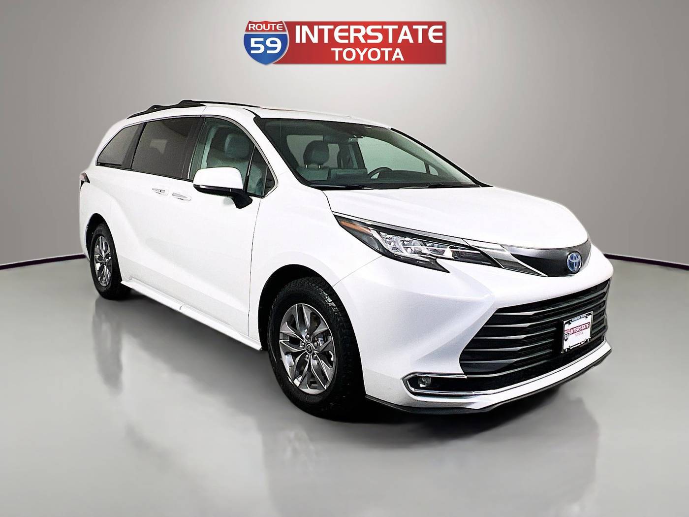2022 Toyota Sienna XLE — Minivan — 146,744 mi — Airmont, NY