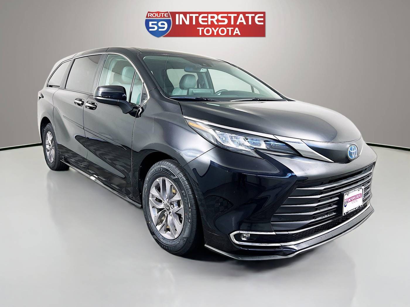 2023 Toyota Sienna XLE — Minivan — 20,865 mi — Airmont, NY