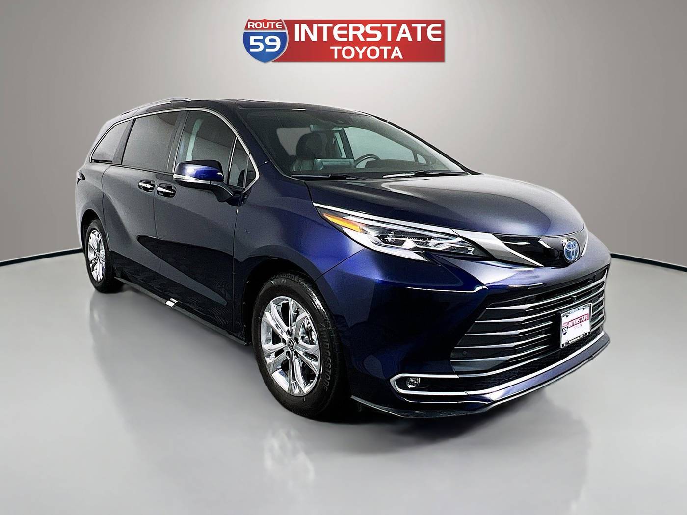 2023 Toyota Sienna Platinum — Minivan — 12,474 mi — Airmont, NY