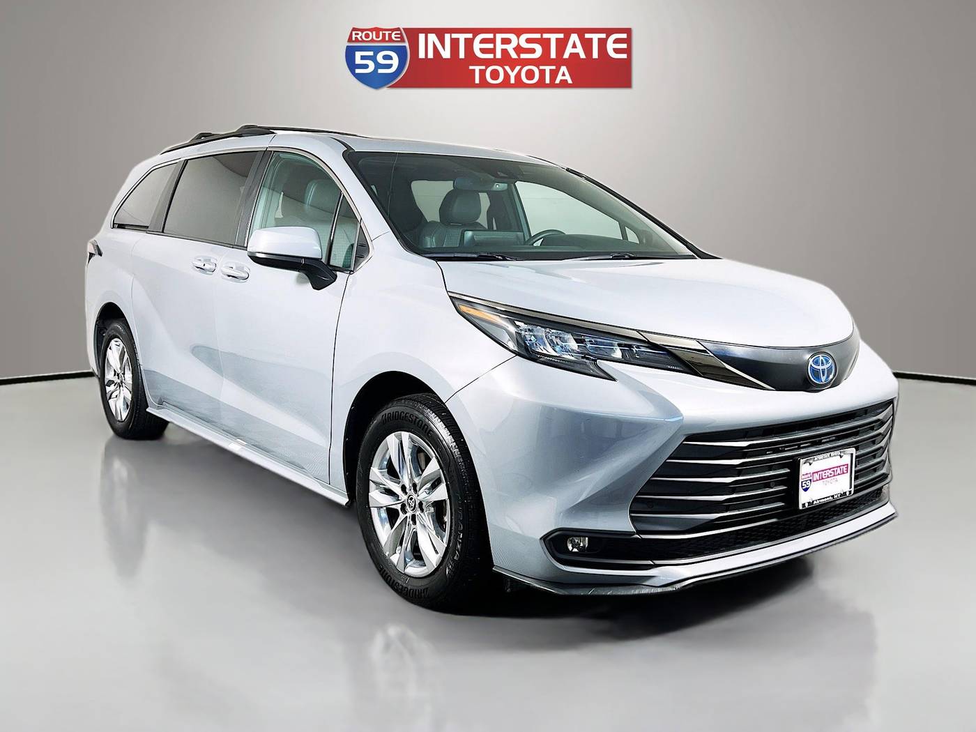 2023 Toyota Sienna Woodland Edition — Minivan — 48,939 mi — Airmont, NY