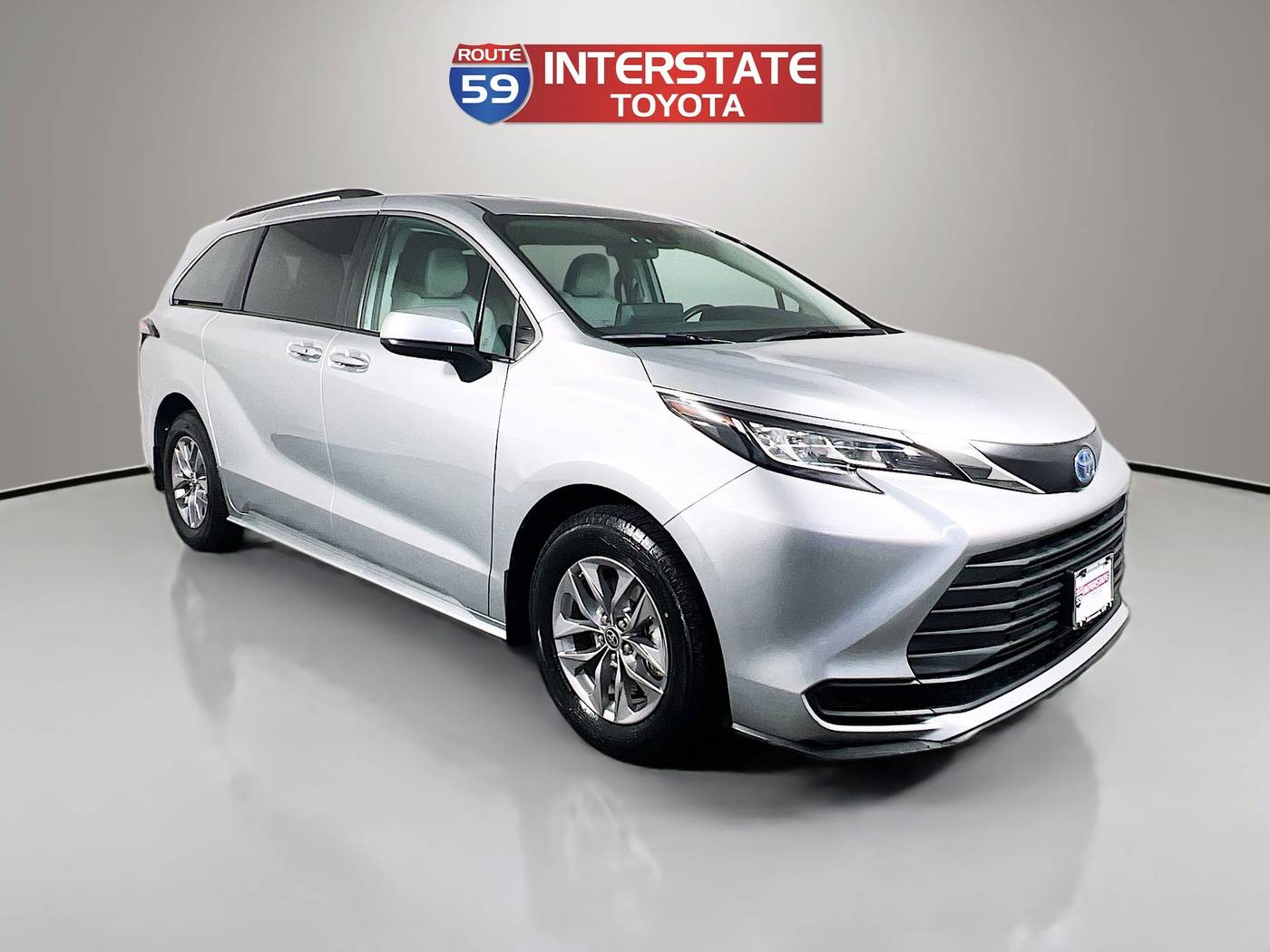 2022 Toyota Sienna LE — Minivan — 29,073 mi — Airmont, NY