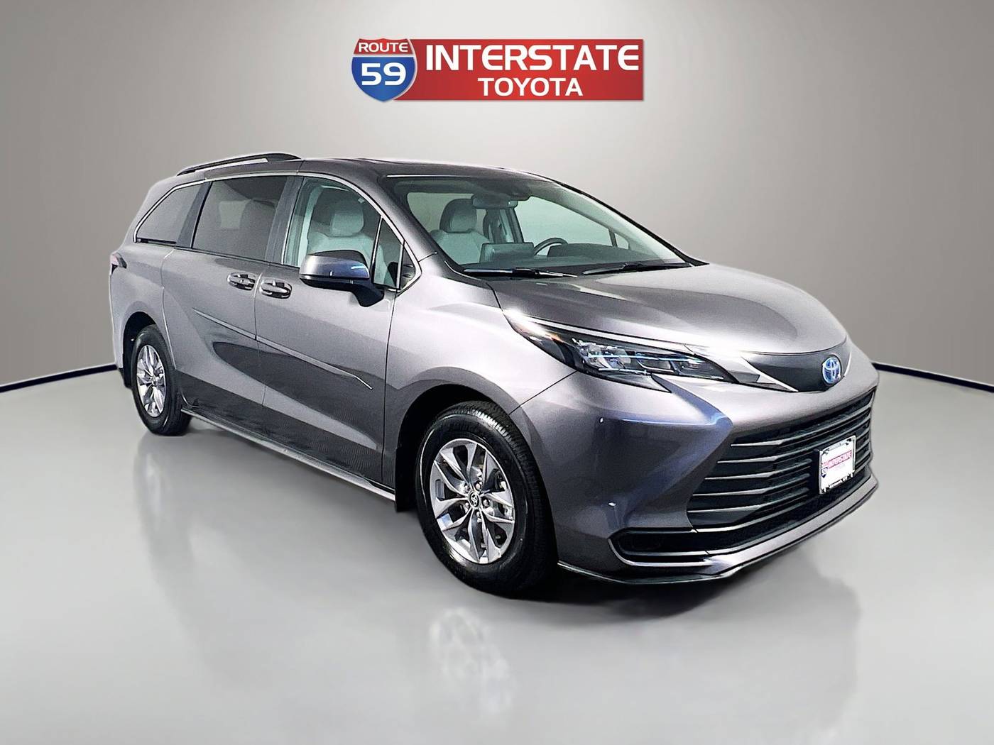 2024 Toyota Sienna LE — Minivan — 10,721 mi — Airmont, NY